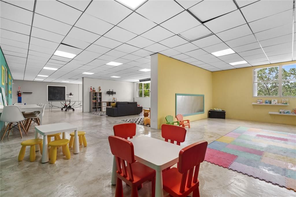 На продажу: $775,000 (3 спален, 2 ванн, 2018 Квадратных фут)