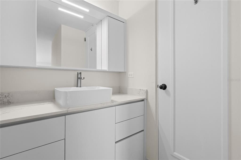 На продажу: $775,000 (3 спален, 2 ванн, 2018 Квадратных фут)