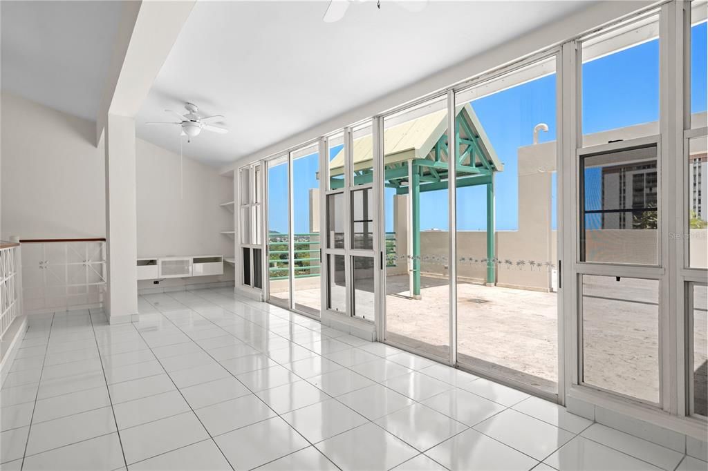 На продажу: $775,000 (3 спален, 2 ванн, 2018 Квадратных фут)