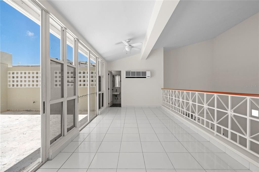 На продажу: $775,000 (3 спален, 2 ванн, 2018 Квадратных фут)