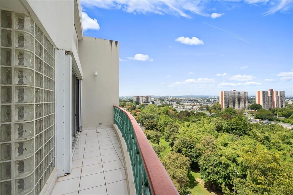 На продажу: $775,000 (3 спален, 2 ванн, 2018 Квадратных фут)