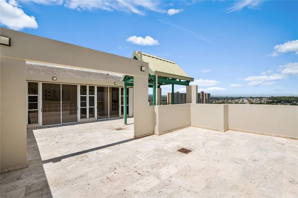 На продажу: $775,000 (3 спален, 2 ванн, 2018 Квадратных фут)