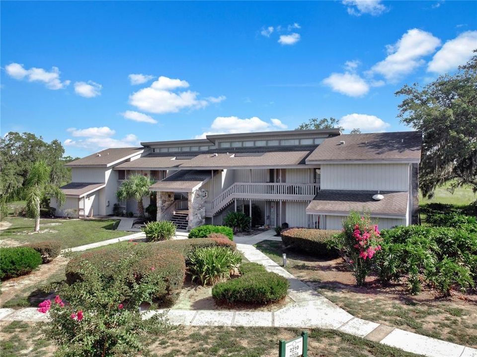 Recently Rented: $895 (0 beds, 1 baths, 411 Square Feet)