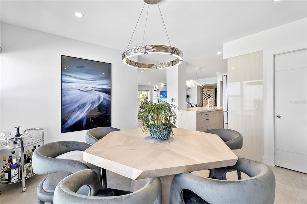 出租: $15,500 (2 贝兹, 2 浴室, 1560 平方英尺)