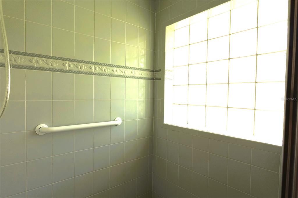 En Venta: $499,000 (3 camas, 2 baños, 1608 Pies cuadrados)