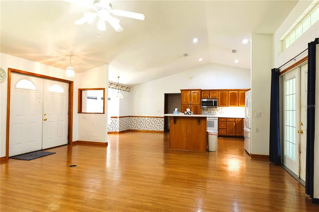 En Venta: $499,000 (3 camas, 2 baños, 1608 Pies cuadrados)