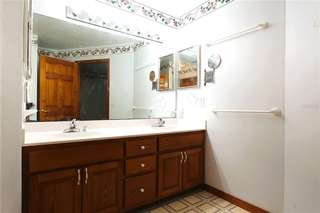 En Venta: $499,000 (3 camas, 2 baños, 1608 Pies cuadrados)