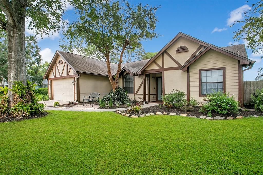 Activo con contrato: $465,000 (3 camas, 2 baños, 1859 Pies cuadrados)