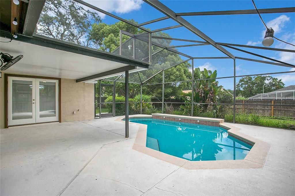 Activo con contrato: $465,000 (3 camas, 2 baños, 1859 Pies cuadrados)