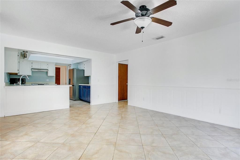 Activo con contrato: $465,000 (3 camas, 2 baños, 1859 Pies cuadrados)