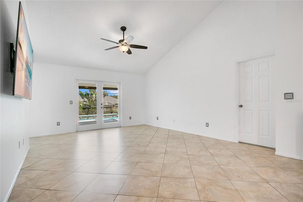 Activo con contrato: $465,000 (3 camas, 2 baños, 1859 Pies cuadrados)