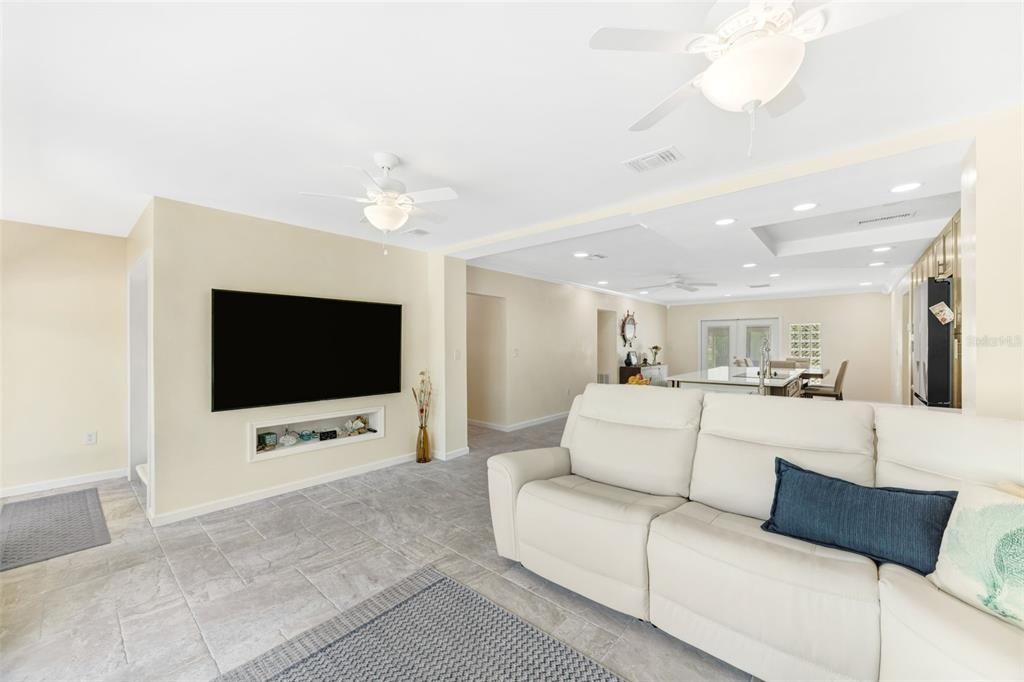 For Sale: $780,000 (3 beds, 2 baths, 1954 Square Feet)