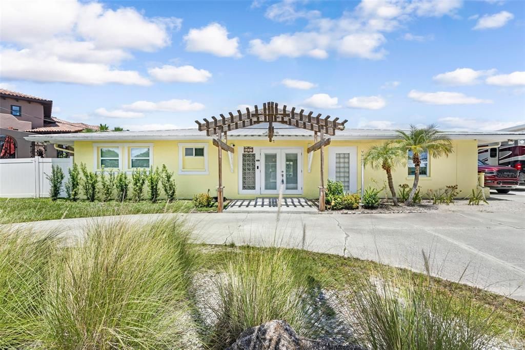 For Sale: $780,000 (3 beds, 2 baths, 1954 Square Feet)