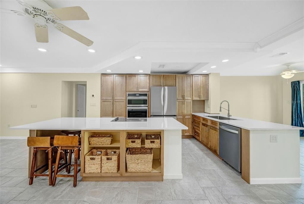 For Sale: $780,000 (3 beds, 2 baths, 1954 Square Feet)