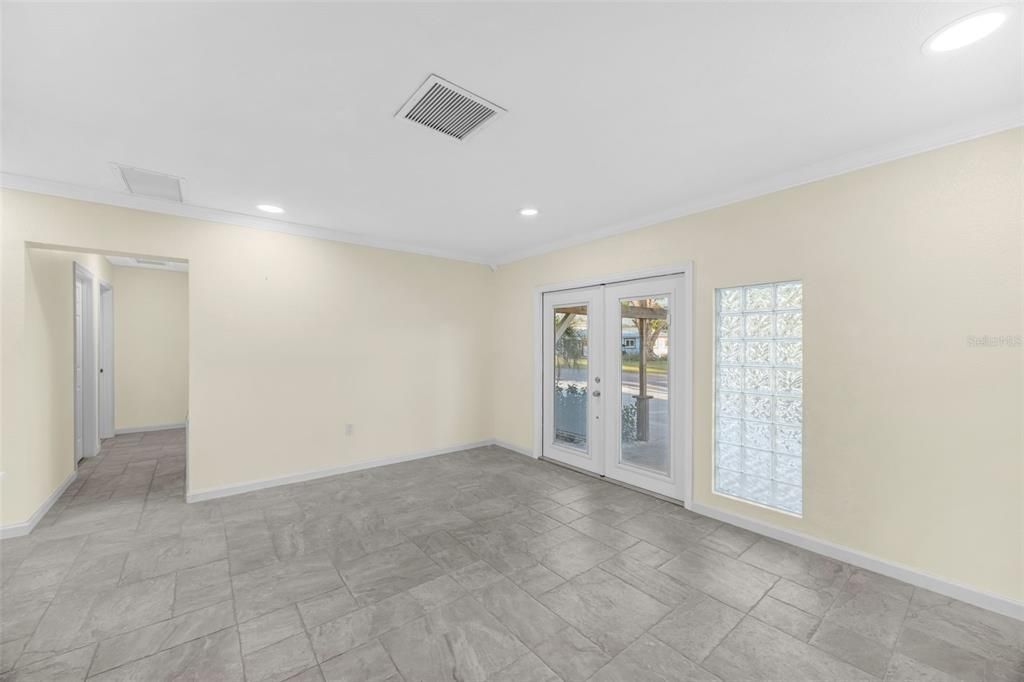 For Sale: $780,000 (3 beds, 2 baths, 1954 Square Feet)