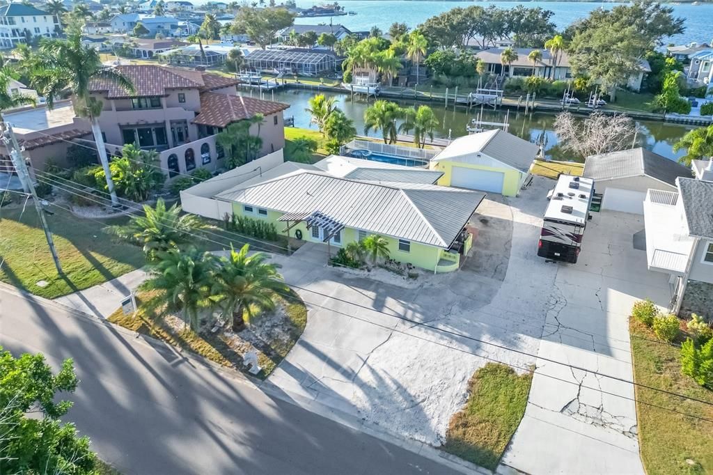 For Sale: $780,000 (3 beds, 2 baths, 1954 Square Feet)