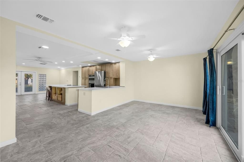 For Sale: $780,000 (3 beds, 2 baths, 1954 Square Feet)