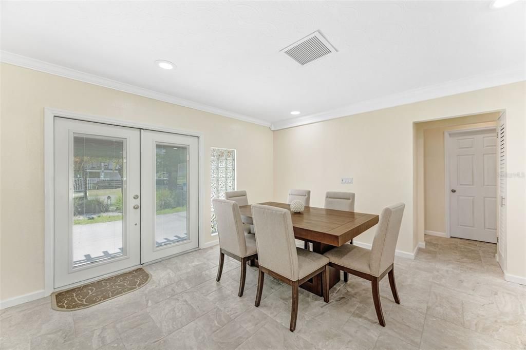 For Sale: $780,000 (3 beds, 2 baths, 1954 Square Feet)