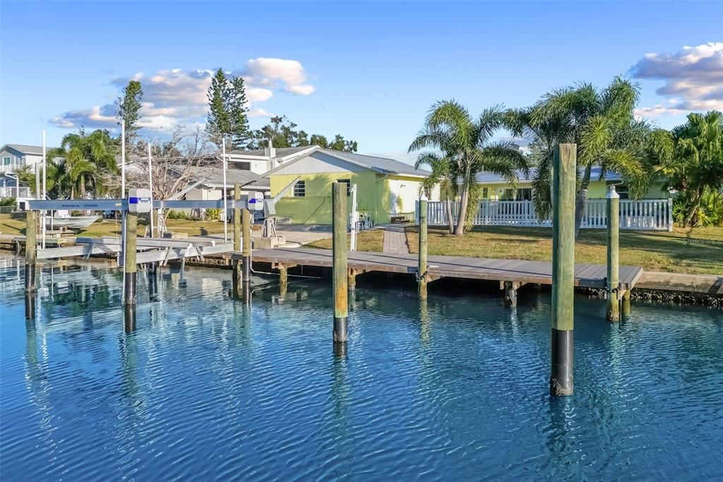 For Sale: $780,000 (3 beds, 2 baths, 1954 Square Feet)