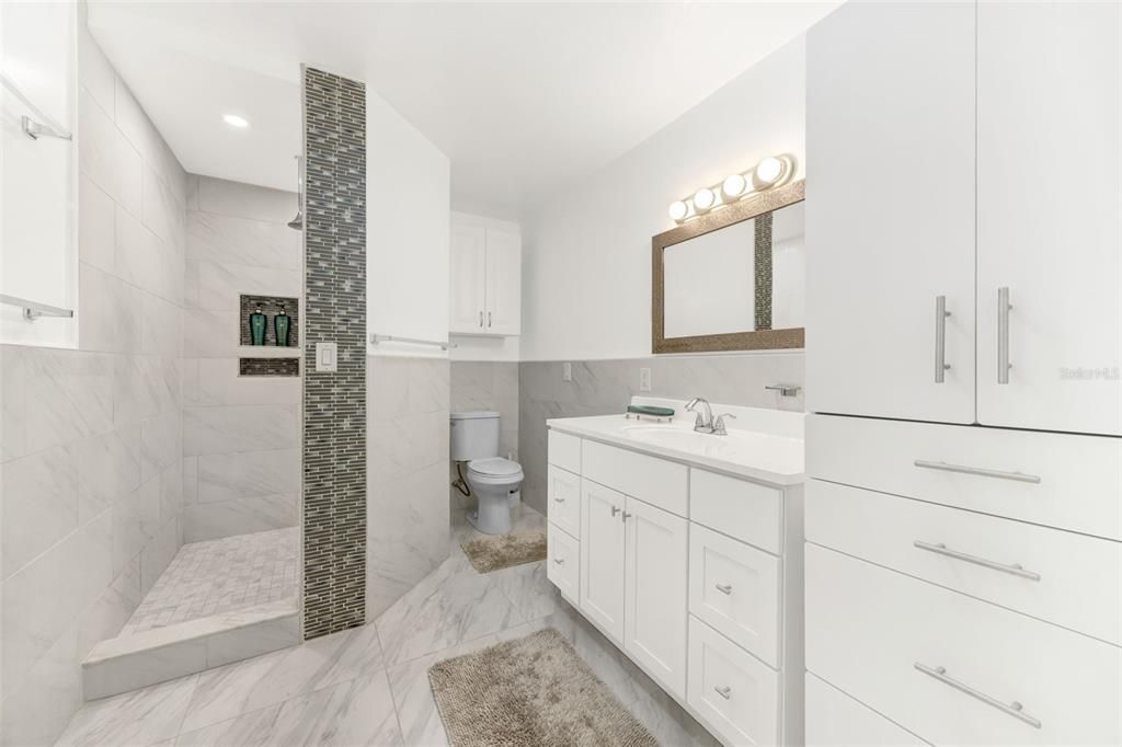 For Sale: $780,000 (3 beds, 2 baths, 1954 Square Feet)