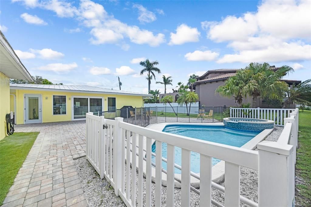 For Sale: $780,000 (3 beds, 2 baths, 1954 Square Feet)