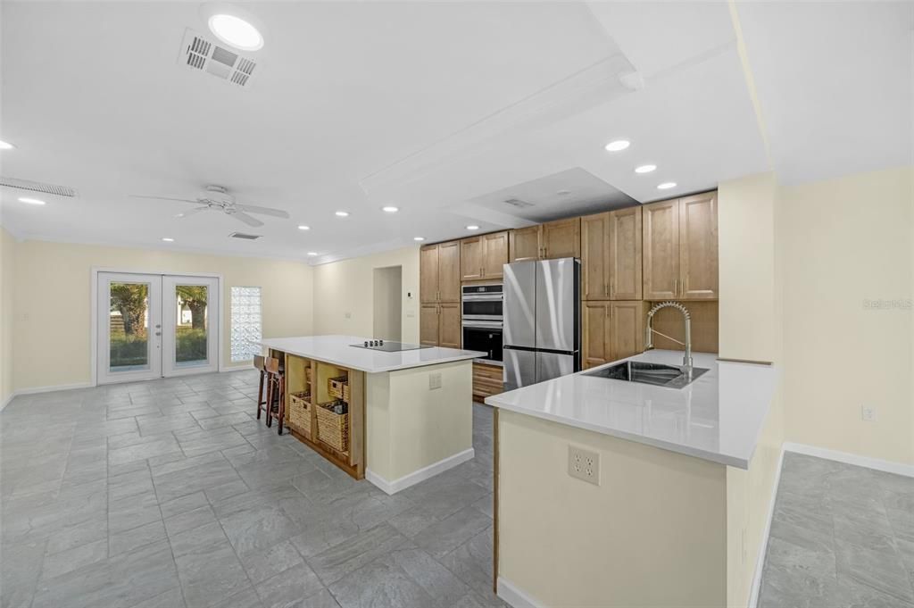 For Sale: $780,000 (3 beds, 2 baths, 1954 Square Feet)