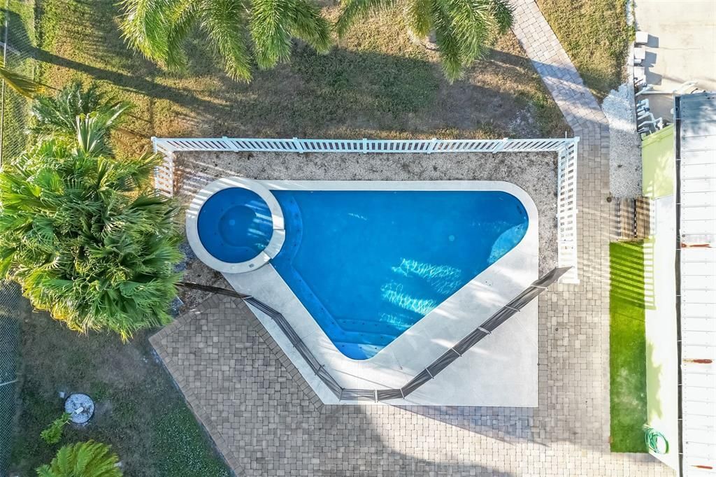 For Sale: $780,000 (3 beds, 2 baths, 1954 Square Feet)