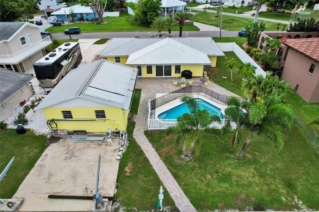 For Sale: $780,000 (3 beds, 2 baths, 1954 Square Feet)