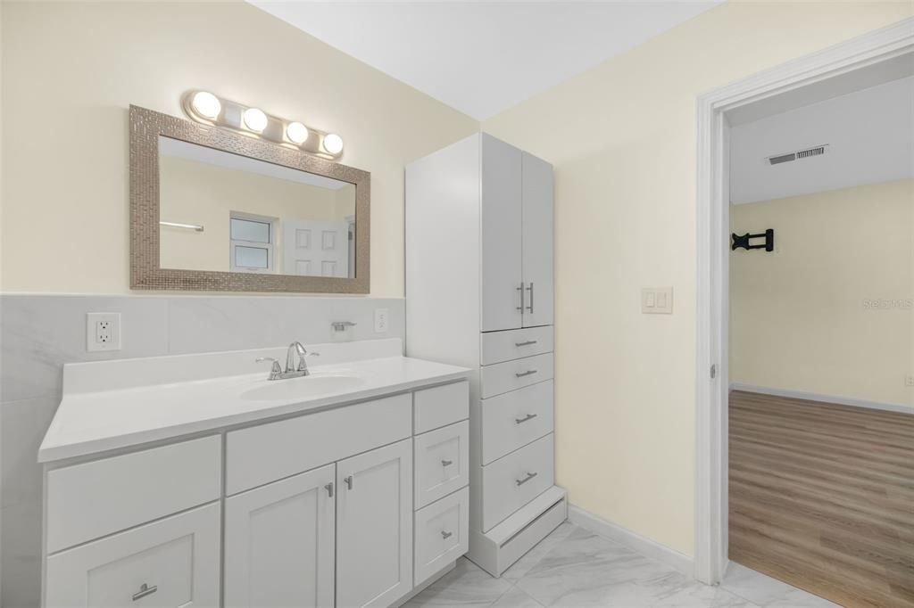 For Sale: $780,000 (3 beds, 2 baths, 1954 Square Feet)