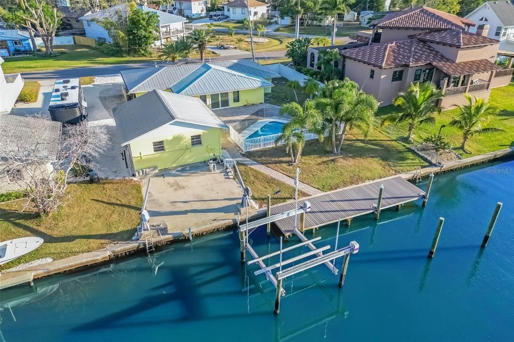 For Sale: $780,000 (3 beds, 2 baths, 1954 Square Feet)