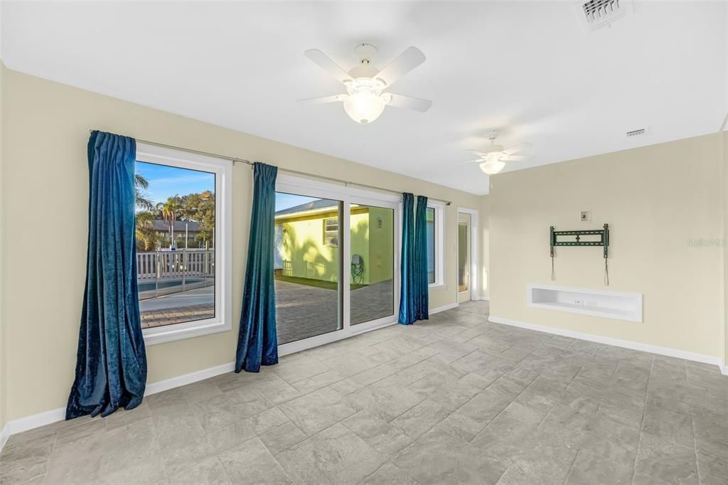 For Sale: $780,000 (3 beds, 2 baths, 1954 Square Feet)