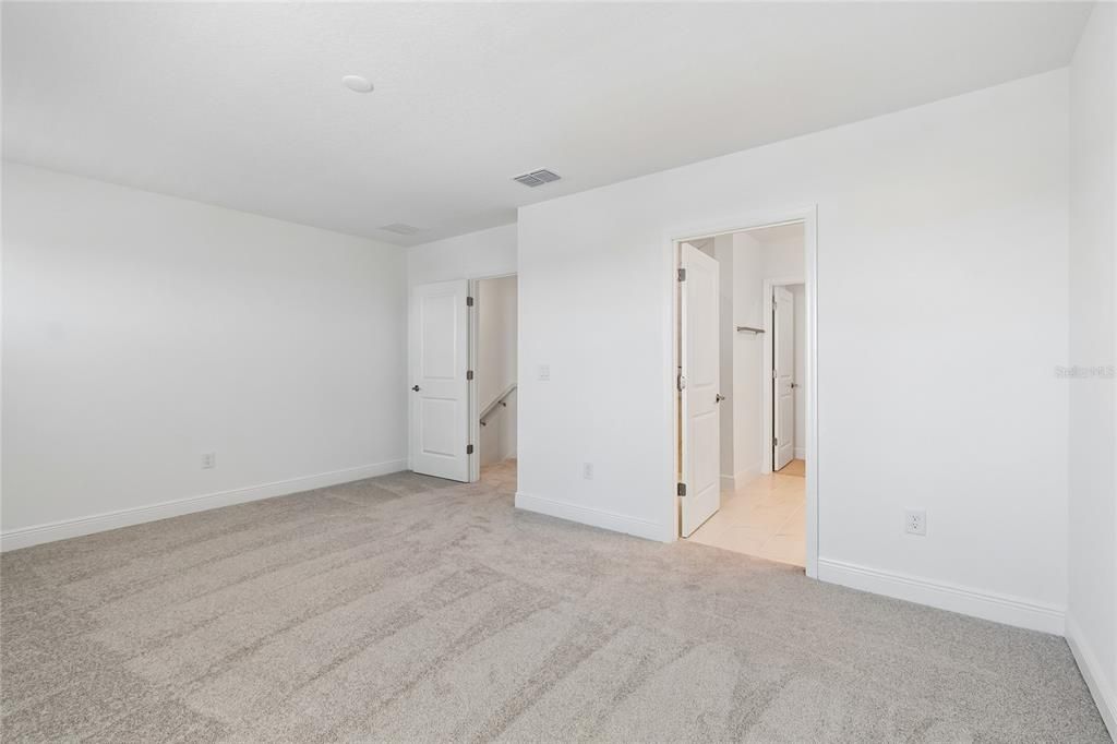 Active With Contract: $409,999 (3 beds, 2 baths, 1702 Square Feet)