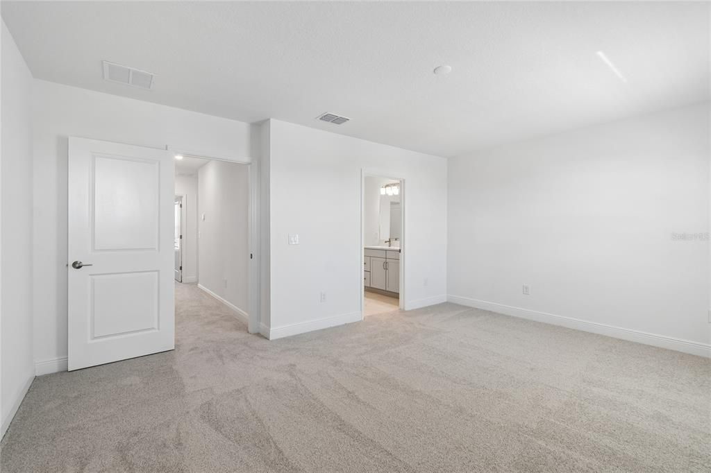 Active With Contract: $409,999 (3 beds, 2 baths, 1702 Square Feet)