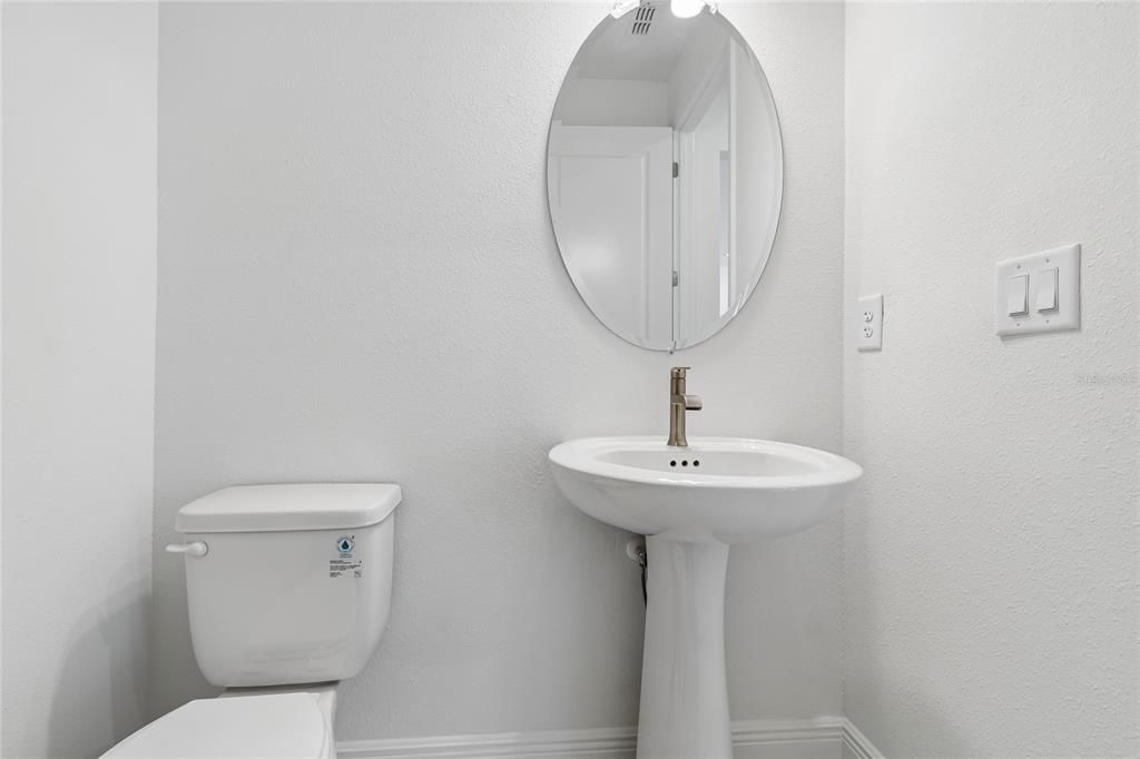 Active With Contract: $409,999 (3 beds, 2 baths, 1702 Square Feet)