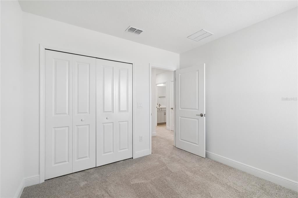 Active With Contract: $409,999 (3 beds, 2 baths, 1702 Square Feet)