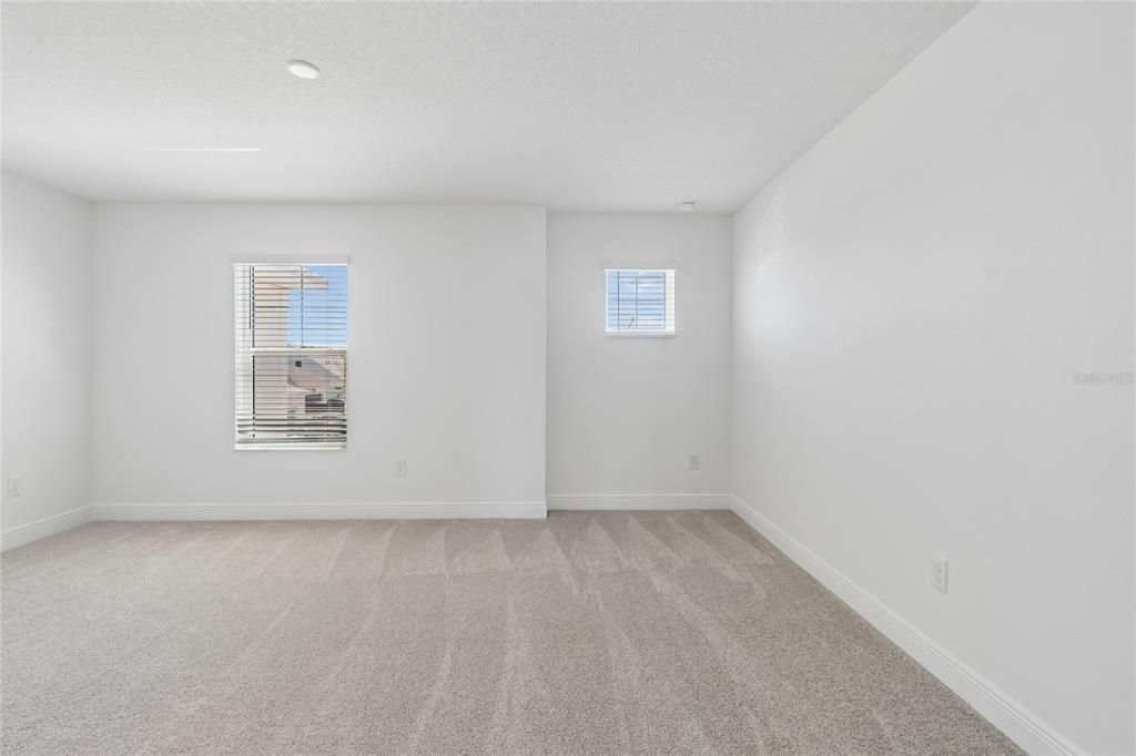 Active With Contract: $409,999 (3 beds, 2 baths, 1702 Square Feet)