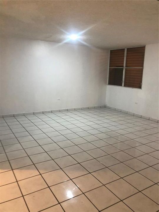 En Renta: $2,000 (4 camas, 2 baños, 1583 Pies cuadrados)