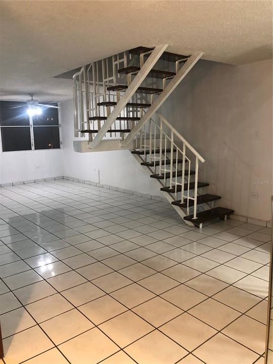 En Renta: $2,000 (4 camas, 2 baños, 1583 Pies cuadrados)