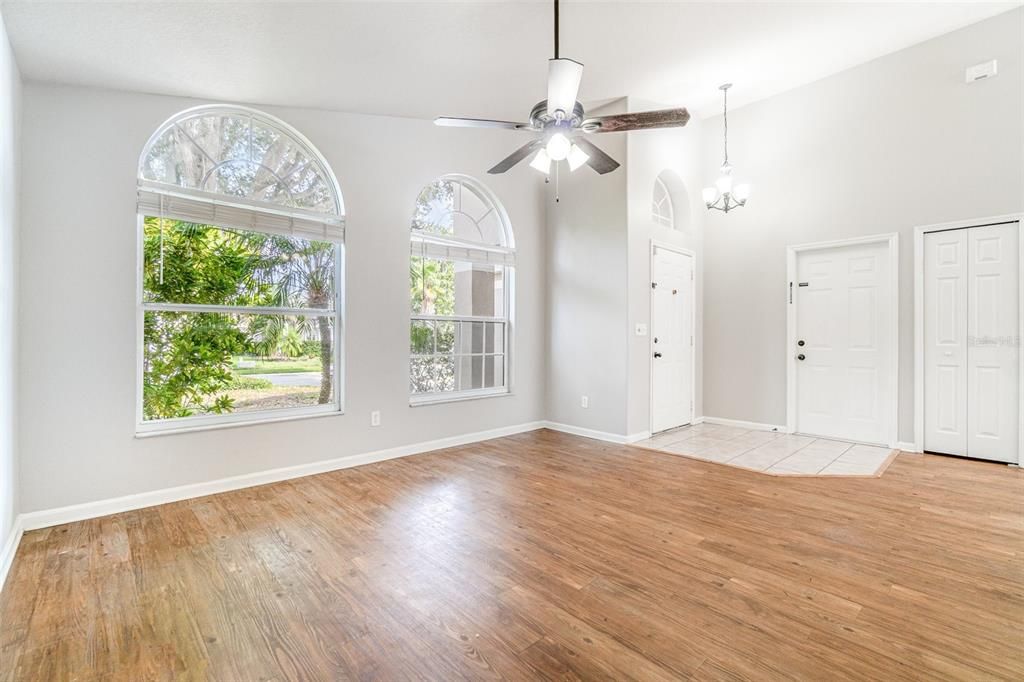 Active With Contract: $309,900 (3 beds, 2 baths, 1331 Square Feet)