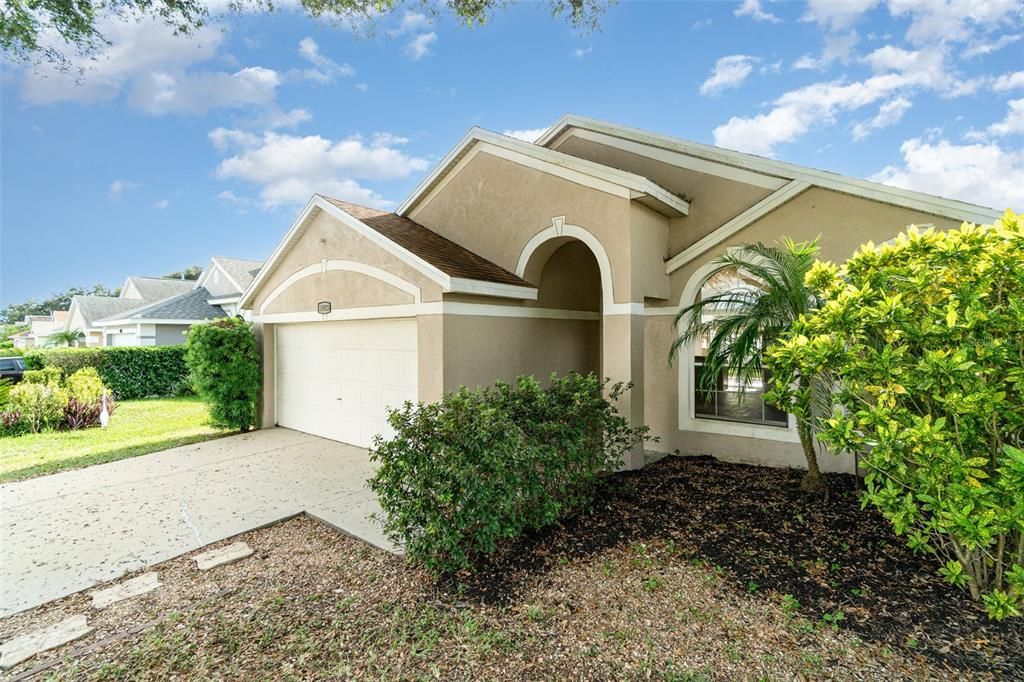 Active With Contract: $309,900 (3 beds, 2 baths, 1331 Square Feet)