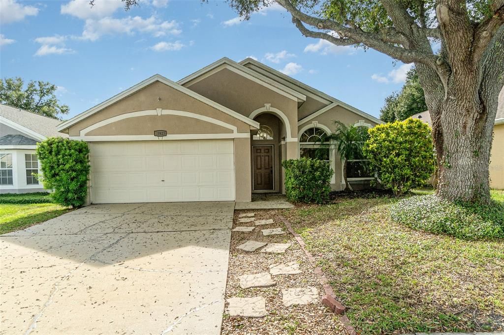 Active With Contract: $309,900 (3 beds, 2 baths, 1331 Square Feet)