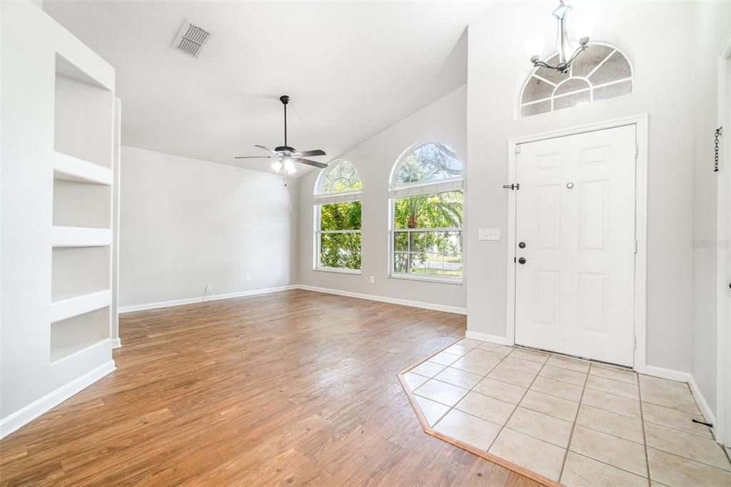 Active With Contract: $309,900 (3 beds, 2 baths, 1331 Square Feet)