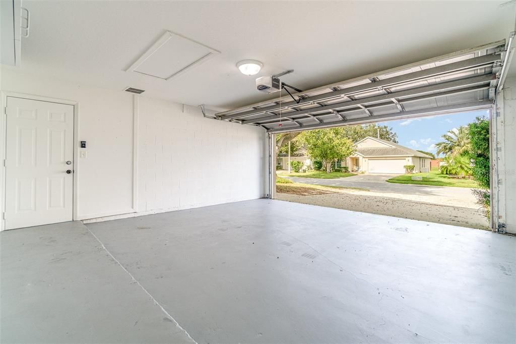 Active With Contract: $309,900 (3 beds, 2 baths, 1331 Square Feet)