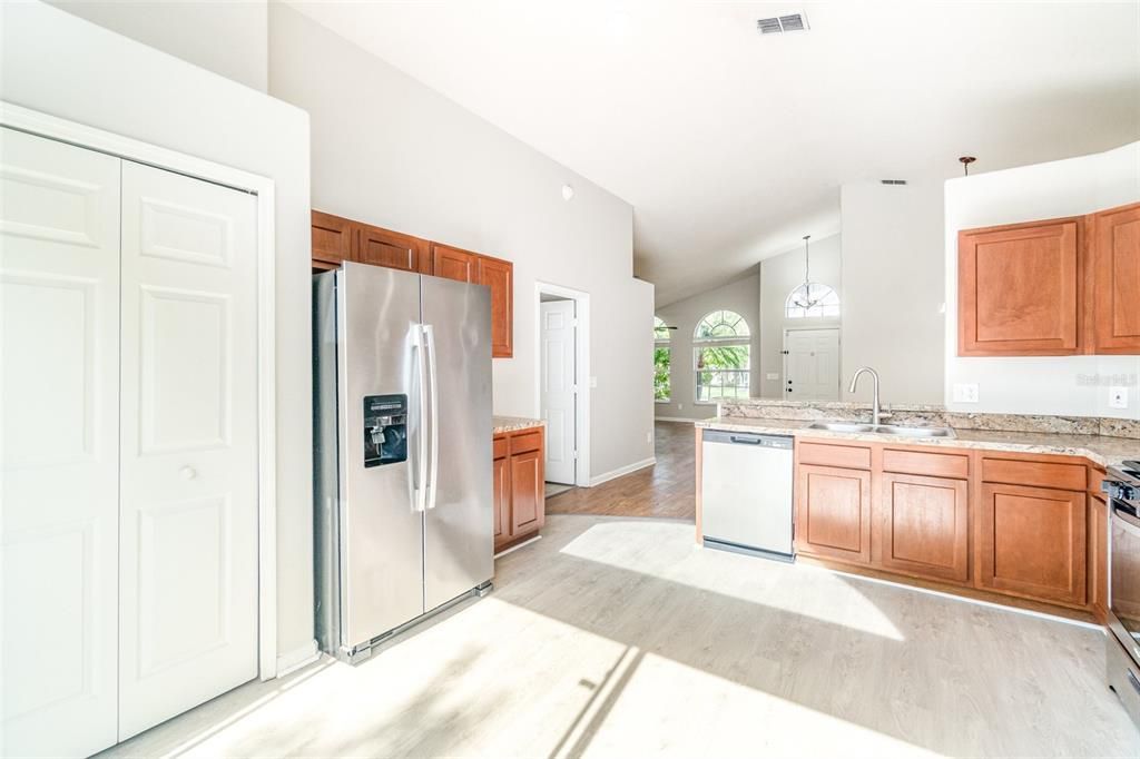 Active With Contract: $309,900 (3 beds, 2 baths, 1331 Square Feet)