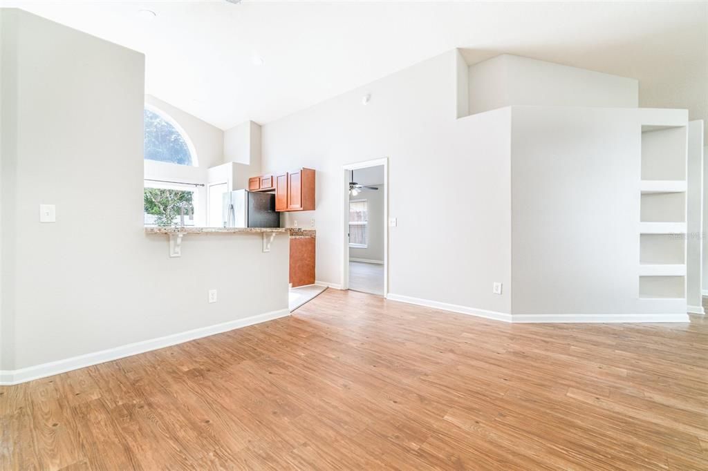 Active With Contract: $309,900 (3 beds, 2 baths, 1331 Square Feet)