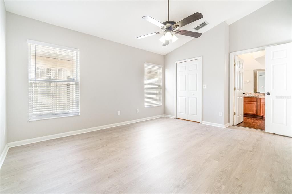 Active With Contract: $309,900 (3 beds, 2 baths, 1331 Square Feet)