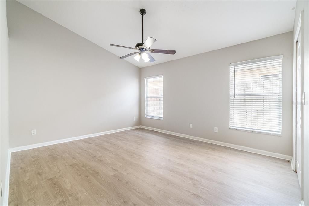 Active With Contract: $309,900 (3 beds, 2 baths, 1331 Square Feet)
