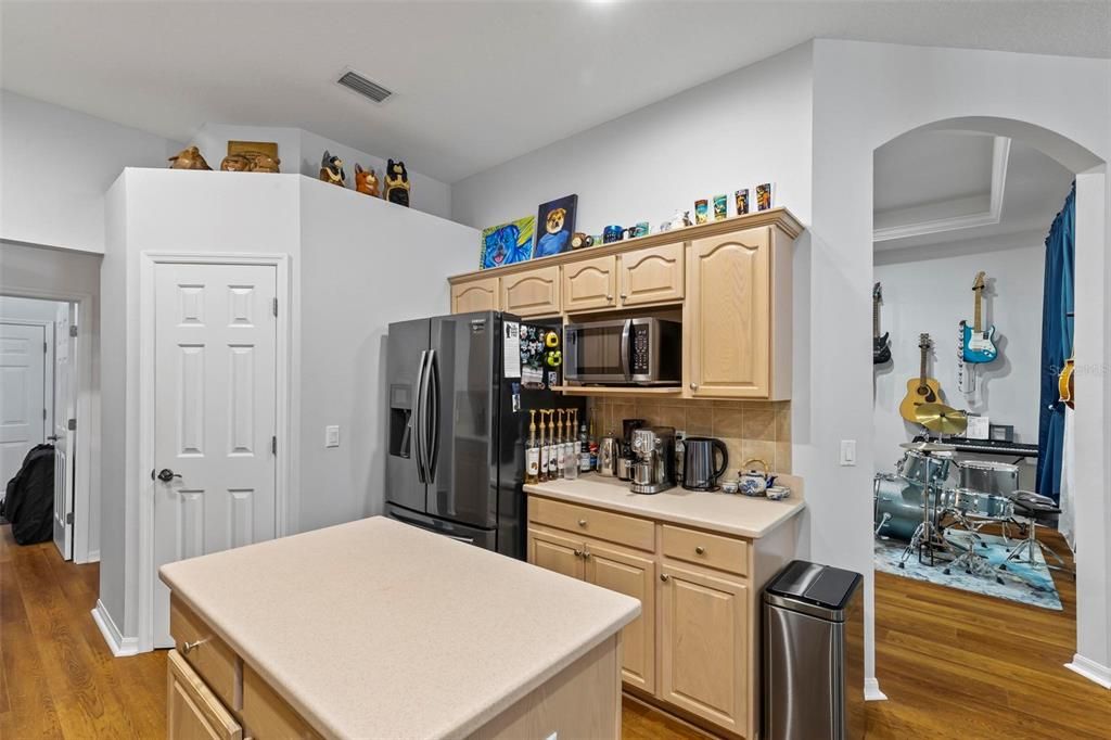 En Venta: $559,999 (4 camas, 3 baños, 2671 Pies cuadrados)