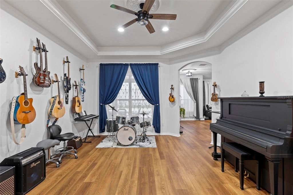 En Venta: $559,999 (4 camas, 3 baños, 2671 Pies cuadrados)