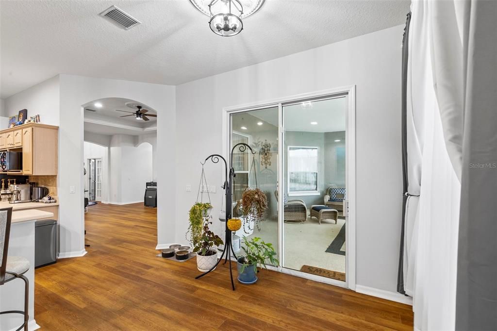 En Venta: $559,999 (4 camas, 3 baños, 2671 Pies cuadrados)